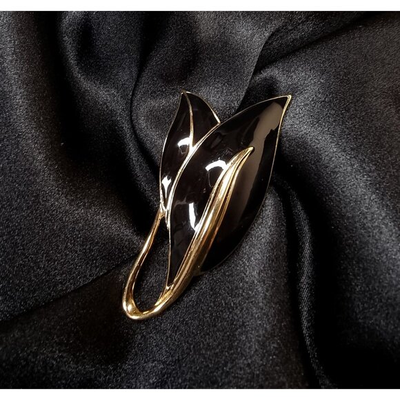 Vintage 1960s TRIFARI Signed Black & Gold Leaf Brooch Pin - Picture 2 of 5
